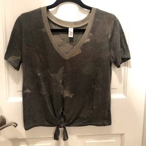 Short sleeve camo top